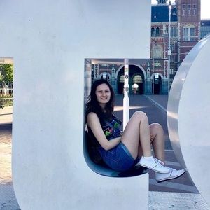 Meet your Posher, Talia